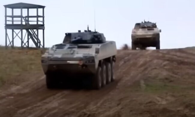 Військова техніка. Фото: скріншот YouTube-відео