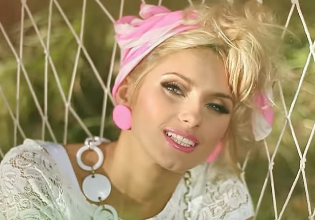Ирина Федишин. Кадр из клипа "Гитара"
