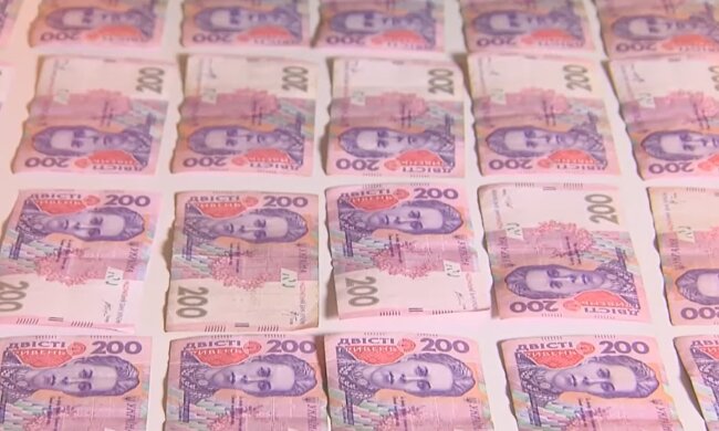 В Украине распространяются фальшивые деньги. Фото: скриншот Youtube-видео