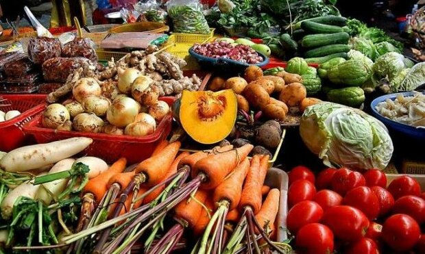 Киев открывает ярмарки: где можно купить свежие овощи и фрукты