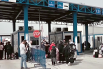 Украинцев предупредили о вывозе сыновей с 17 лет за границу. Фото: YouTube