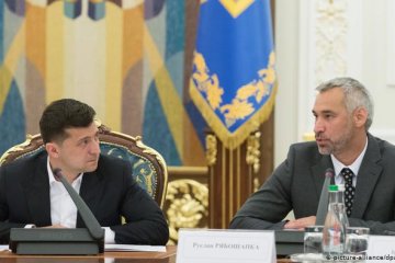 Караул! Зеленский представил исторический законопроект, способный перевернуть жизнь миллиона украинцев