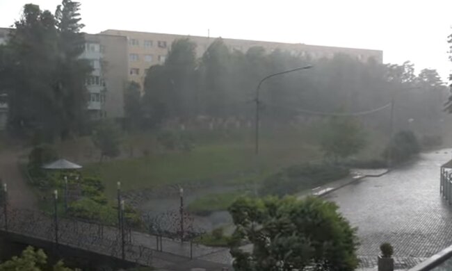 Дощ. Фото: скріншот YouTube-відео