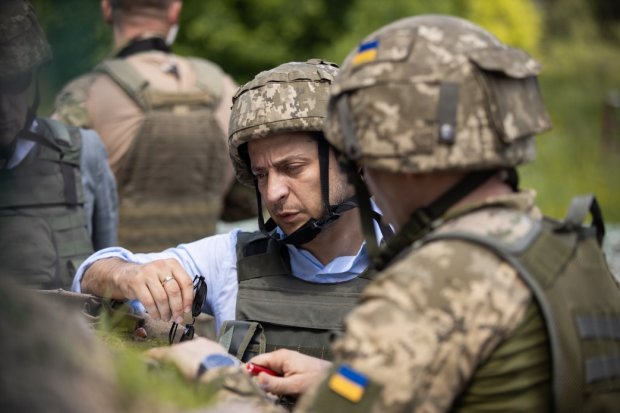 Владимир Зеленский на передовых позициях ВСУ на Луганщине