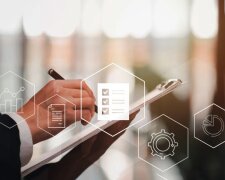 Банківська картка, платіж, термінал. НБУ оновлює правила. Фото: informator.ua