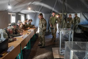 Выборы в Раду: в сети показали, как проходит голосование в Донецкой и Луганской областях