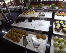 Еда в турецком отеле. Фото: скриншот YouTube-видео