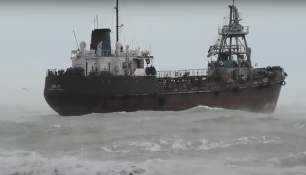 Крушение судна в Черноморске. Фото: скриншот YouTUbe