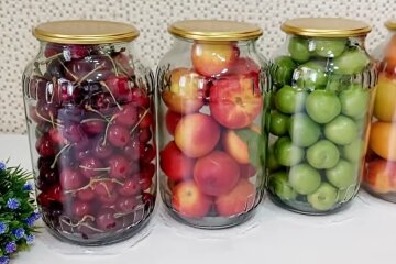 Як правильно стерилізувати банки для консервації Фото: YouTube