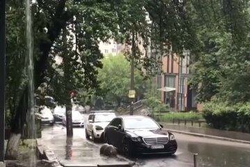 Грози та дощі. Фото: скріншот Youtube