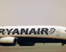 Самолет Ryanair. Фото: скриншот Youtube-видео