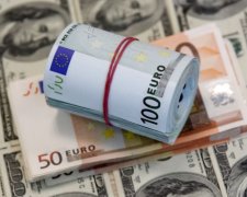 Доллар и евро резко подешевели: НБУ укрепил национальную валюту