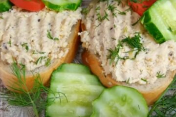 Намазка для бутербродів з курки, моркви та плавленого сиру, фото: youtube.com