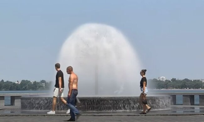 Спекотна погода. Фото: скріншот YouTube-відео