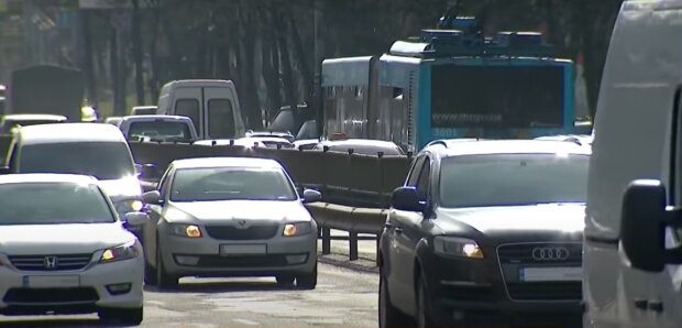 Штрафы для водителей в Украине. Фото: YouTube, скрин