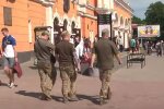 Представители ТЦК. Фото: скриншот YouTube-видео