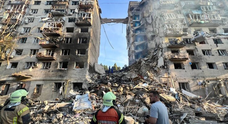 Киев пережил самую масштабную атаку за всю войну - почти две сотни "шахедов" и десятки ракет