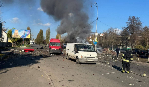 Нелюди зовсім озвіріли: у Чорноморську пекельний приліт по ринку, дуже багато людей