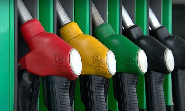 В Украине вырастут цены на бензин. Фото: скриншот видео