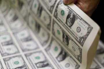 Афера на миллиард: Россию обвинили в печати фальшивых денег, в Москве все отрицают