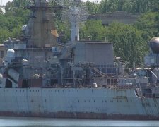 Генералів Порошенка — в окопи! Поріжуть на метал на 95% готовий ракетний крейсер