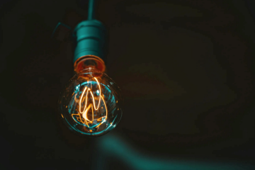 Світло буде по 2,16 за кВт/годину – попередження від обленерго. Фото: YouTube