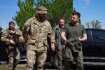 Володимир Зеленський з військовими. Фото: Офіс президента України