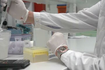 Вакцина от коронавируса. Фото: скриншот Youtube