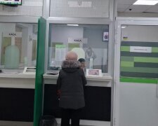 ПриватБанк, каса, клієнти, гроші. Фото: Стіна