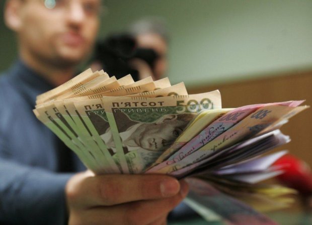 Новые зарплаты в Украине: стало известно о повышении. Названы заветные цифры