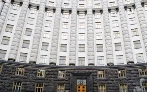 Похоже, о повышениях выплат можно забыть – в бюджете колоссальная недостача, Минфин озвучил цифру