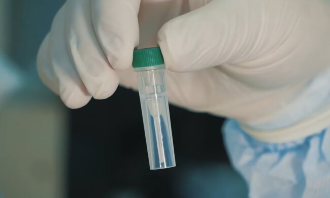 Тест на антиген. Фото: скріншот YouTube-відео