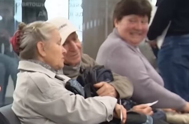 Пенсионеры. Фото: скриншот Youtube-видео