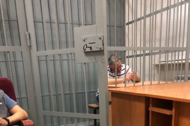 Юрист Игорь Овдиенко был заключен под стражу судом в Чернигове, за пособничество получения взятки замминистром МинВОТ Юрием Грымчаком.