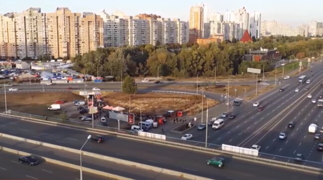 Автомобили в Украине. Фото: YouTube, скрин