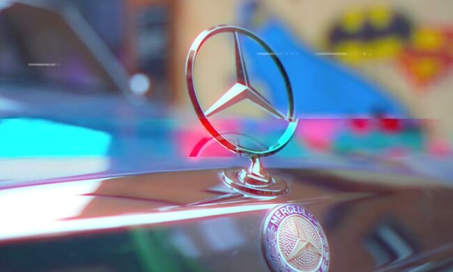В Сети показали мотоцикл-Mercedes. Фото: скрин youtube