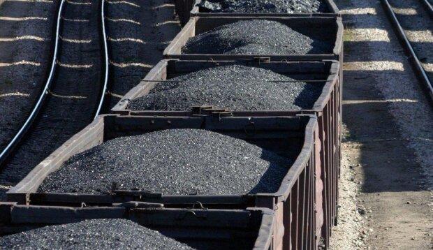 Снабжали углем даже ЕС: в СБУ разоблачили ушлых поставщиков угля из оккупированного Донбасса