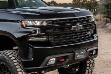 Вот это монстр: в сети появились фото 6-ти колесного пикапа