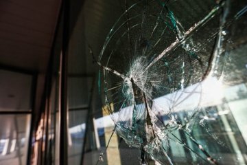 разбитая витрина, фото: 05366.com.ua