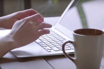 Украинцам рассказали, как будут изымать налог за интернет-продажи. Фото: YouTube