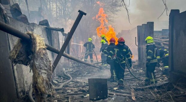 Ракетный удар по Одессе. Фото: ГСЧС