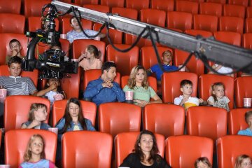 Владимир Зеленский и Анастасия Короткая во время съемок фильма "Я, ти, він, вона"