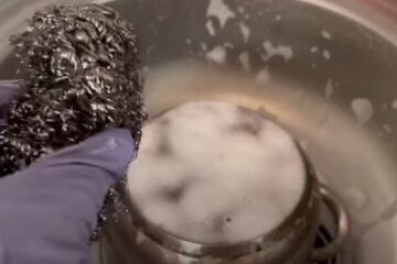 От новой теперь не отличить: чем отмыть пригоревшую кастрюлю, вернув ей блеск