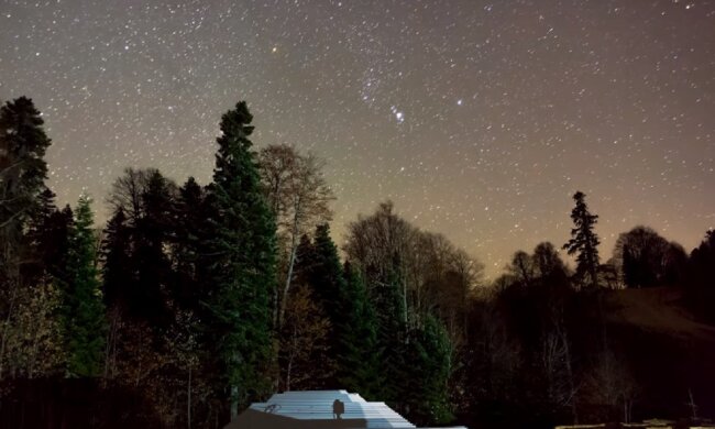 Зоряне небо. Фото: YouTube, скрін