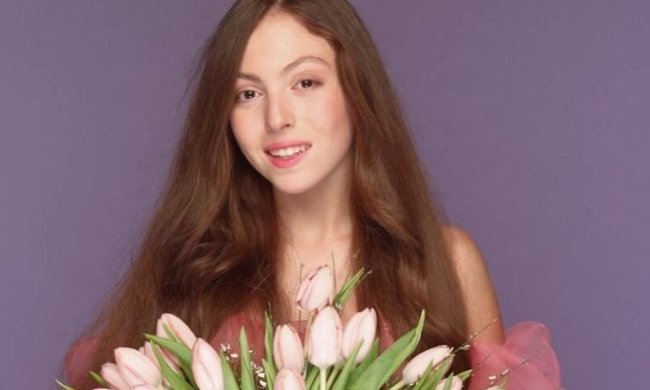 Маша и цветы