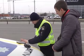 Сотрудник патрульной полиции. Фото: скриншот YouTube-видео