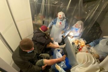 «Автобус милосердя» УПЦ, який щодня рятує життя бездомних, потребує підтримки