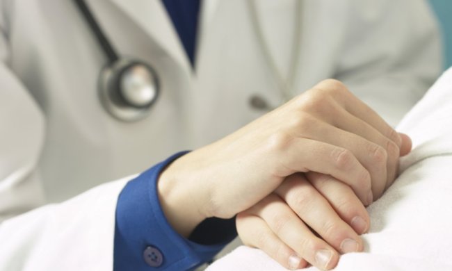 Врач сообщает о первых признаках рака, фото: Народна правда