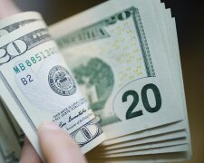 Доллар обвалился: Нацбанк нанес удар по курсу валют