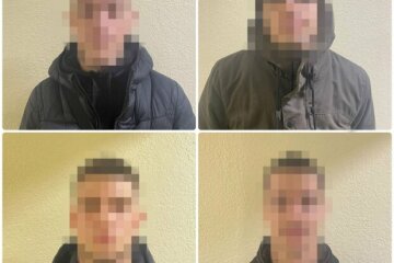 Поліція миттєво знайшла хуліганів, які перекинули Ханукію в Дніпрі